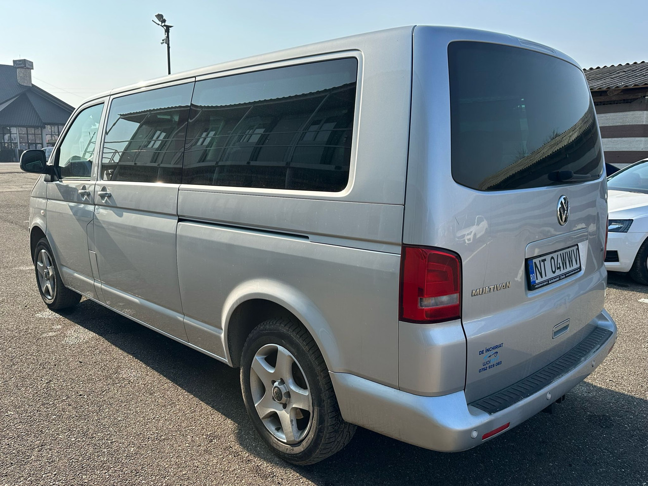 VOLKSWAGEN MULTIVAN - Minibus, Mikrobus: obrázek 4 VOLKSWAGEN MULTIVAN - Minibus, Mikrobus: obrázek 4