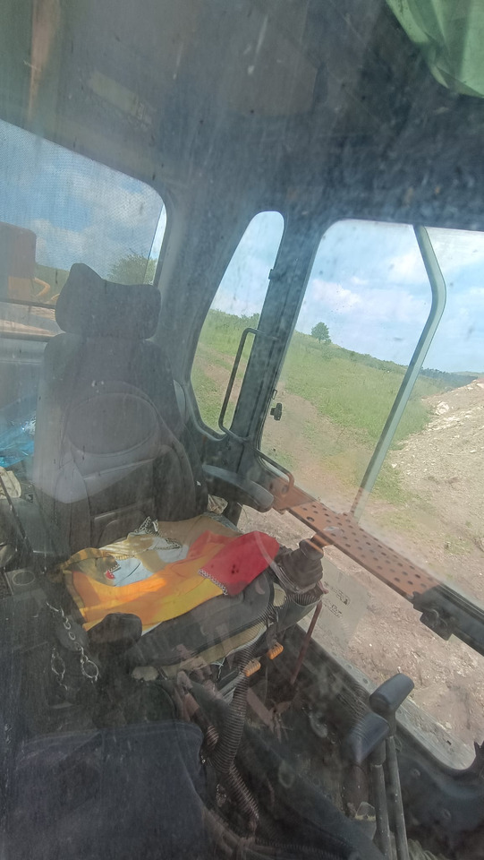 Pásové rýpadlo VOLVO EC 360 EXCAVATOR: obrázek 8 Pásové rýpadlo VOLVO EC 360 EXCAVATOR: obrázek 8