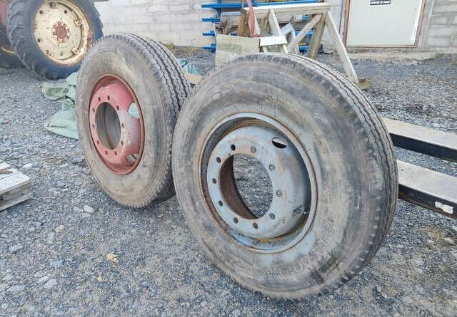 11R22.5 Kuorma-auton renkaat - 2kpl - Pneumatiky pro Nákladní auto: obrázek 1 11R22.5 Kuorma-auton renkaat - 2kpl - Pneumatiky pro Nákladní auto: obrázek 1