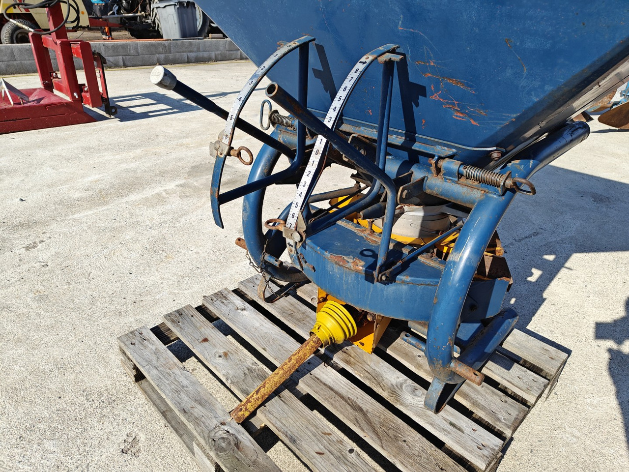 BOGBALLE B500 - Rozmetadlo hnoje: obrázek 5 BOGBALLE B500 - Rozmetadlo hnoje: obrázek 5