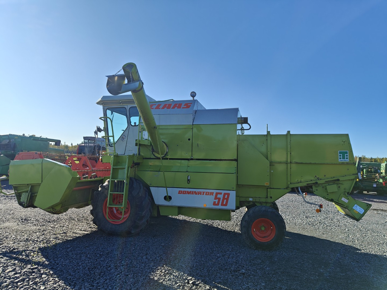 CLAAS Dominator 58 - Sklízecí mlátička: obrázek 2 CLAAS Dominator 58 - Sklízecí mlátička: obrázek 2