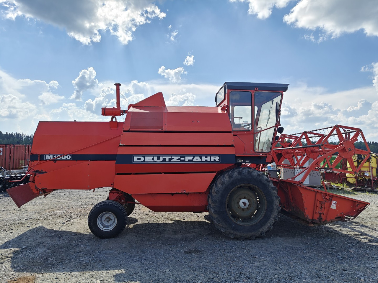 Deutz-Fahr M1080 - Sklízecí mlátička: obrázek 4 Deutz-Fahr M1080 - Sklízecí mlátička: obrázek 4