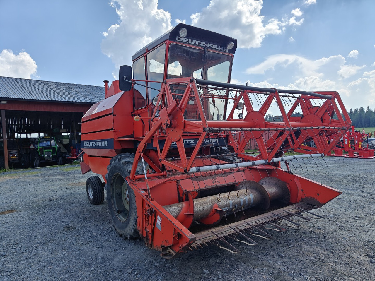 Deutz-Fahr M1080 - Sklízecí mlátička: obrázek 5 Deutz-Fahr M1080 - Sklízecí mlátička: obrázek 5