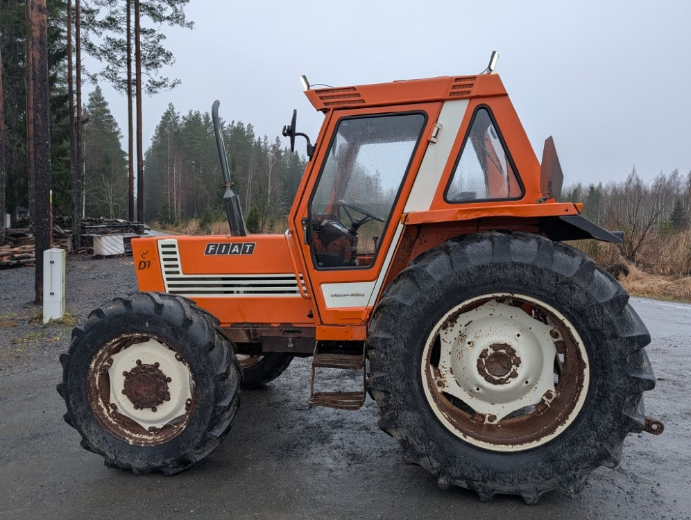 FIAT 780DT 4WD - Traktor: obrázek 2 FIAT 780DT 4WD - Traktor: obrázek 2