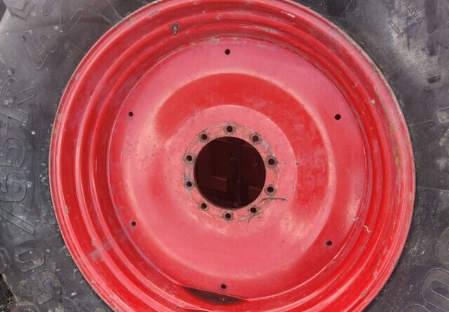 Pneumatiky pro Traktor Fendt Takarenkaat 650/65R42 vanteineen: obrázek 6 Pneumatiky pro Traktor Fendt Takarenkaat 650/65R42 vanteineen: obrázek 6