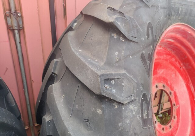 Pneumatiky pro Traktor Fendt Takarenkaat 650/65R42 vanteineen: obrázek 9 Pneumatiky pro Traktor Fendt Takarenkaat 650/65R42 vanteineen: obrázek 9