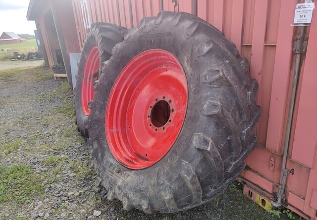 Fendt Takarenkaat 650/65R42 vanteineen - Pneumatiky pro Traktor: obrázek 4 Fendt Takarenkaat 650/65R42 vanteineen - Pneumatiky pro Traktor: obrázek 4