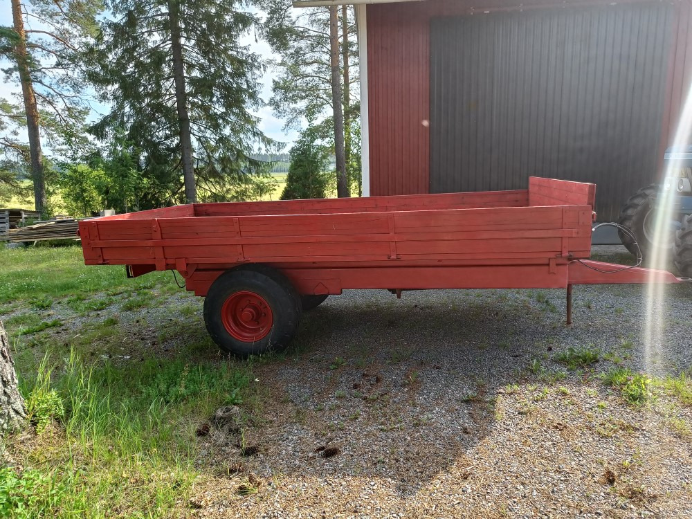 Kipa kippikärry 1-akselinen, kantavuus 7000kg, siisti kärry - Zemědělský sklápěcí přívěs: obrázek 2 Kipa kippikärry 1-akselinen, kantavuus 7000kg, siisti kärry - Zemědělský sklápěcí přívěs: obrázek 2