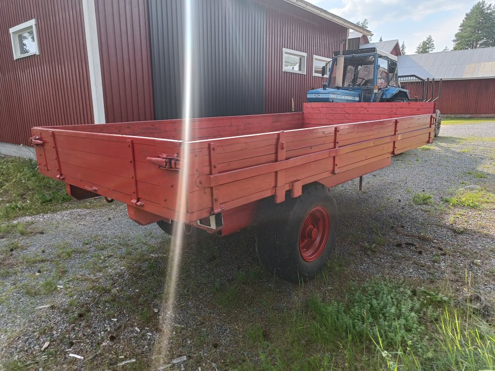 Kipa kippikärry 1-akselinen, kantavuus 7000kg, siisti kärry - Zemědělský sklápěcí přívěs: obrázek 3 Kipa kippikärry 1-akselinen, kantavuus 7000kg, siisti kärry - Zemědělský sklápěcí přívěs: obrázek 3