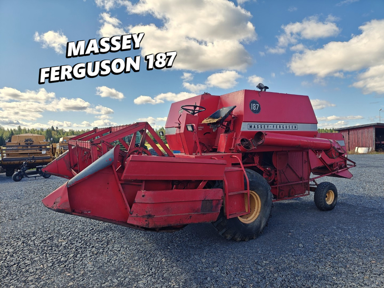 Massey Ferguson 187 Katso video! - Sklízecí mlátička: obrázek 1 Massey Ferguson 187 Katso video! - Sklízecí mlátička: obrázek 1