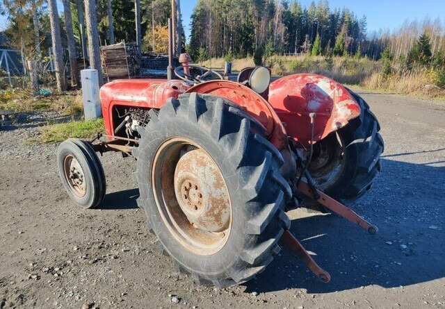 Massey Ferguson 35 - rekisterissä - KATSO VIDEO - Traktor: obrázek 3 Massey Ferguson 35 - rekisterissä - KATSO VIDEO - Traktor: obrázek 3