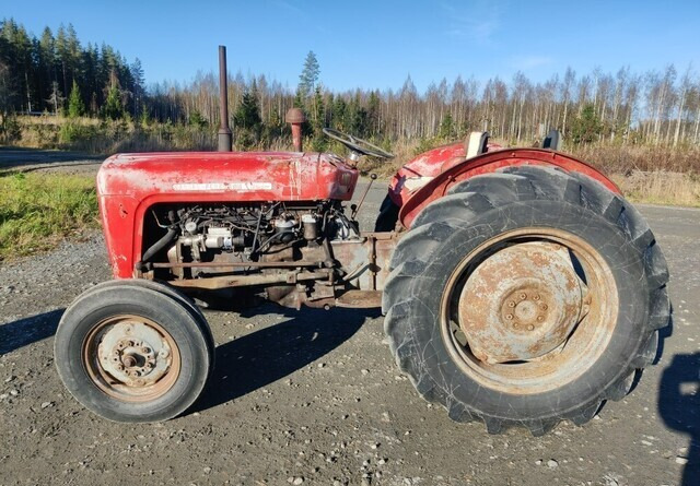 Massey Ferguson 35 - rekisterissä - KATSO VIDEO - Traktor: obrázek 2 Massey Ferguson 35 - rekisterissä - KATSO VIDEO - Traktor: obrázek 2