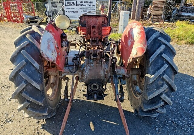 Massey Ferguson 35 - rekisterissä - KATSO VIDEO - Traktor: obrázek 4 Massey Ferguson 35 - rekisterissä - KATSO VIDEO - Traktor: obrázek 4