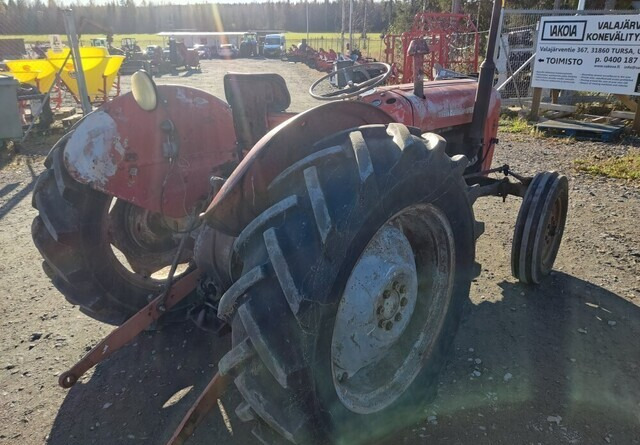 Massey Ferguson 35 - rekisterissä - KATSO VIDEO - Traktor: obrázek 5 Massey Ferguson 35 - rekisterissä - KATSO VIDEO - Traktor: obrázek 5
