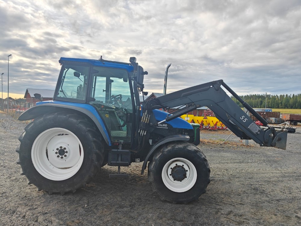 New Holland TS100, ES vaihteisto, ilmastointi, etukuormaaja Ålö Q55, katso video! - Traktor: obrázek 5 New Holland TS100, ES vaihteisto, ilmastointi, etukuormaaja Ålö Q55, katso video! - Traktor: obrázek 5