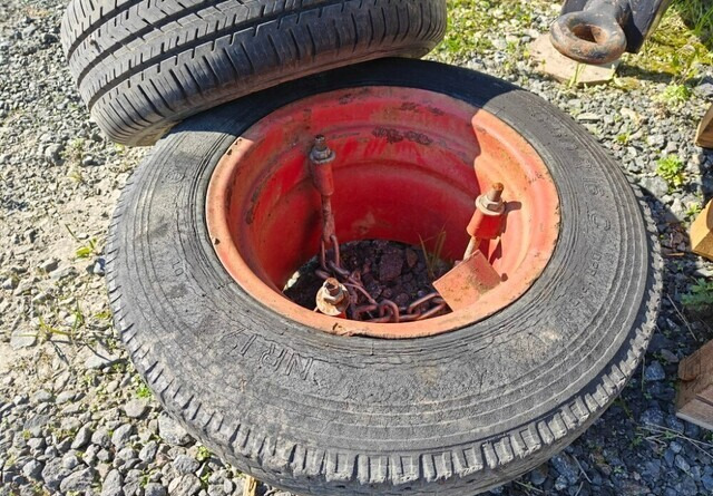 Paripyörät puimuriin 16 tuumaa - Kompletní kolo pro Zemědělská technika: obrázek 4 Paripyörät puimuriin 16 tuumaa - Kompletní kolo pro Zemědělská technika: obrázek 4