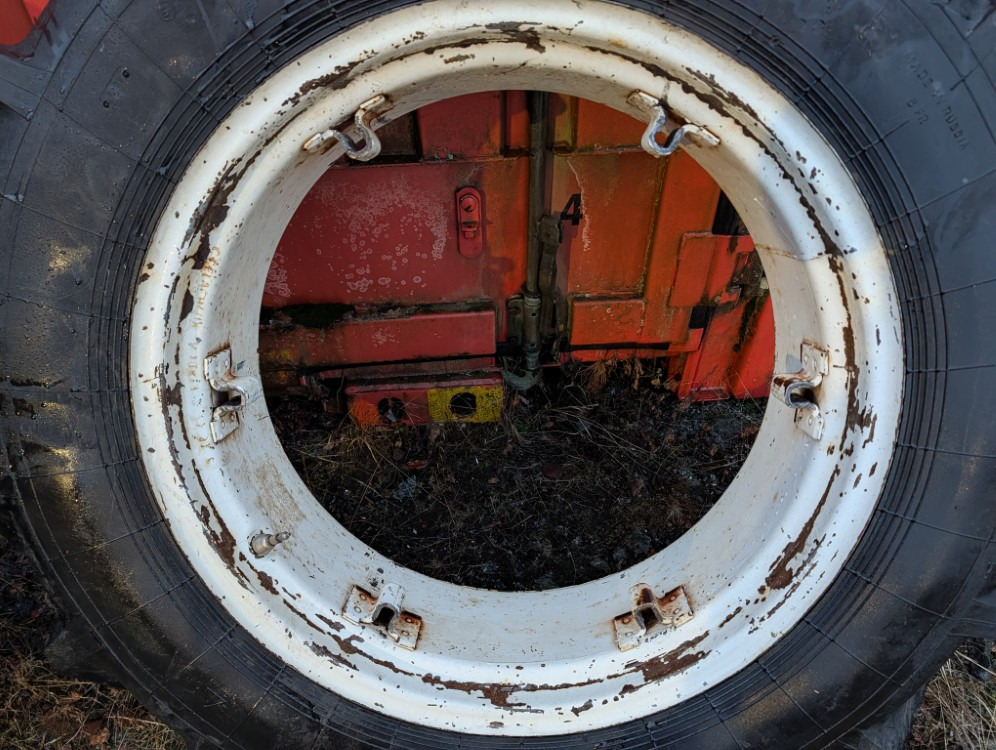 Pneumatiky Renkaat 12.4R28 vannekehillä: obrázek 9 Pneumatiky Renkaat 12.4R28 vannekehillä: obrázek 9