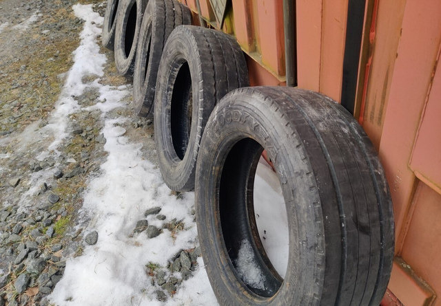 Renkaat 5 kpl koko 205/65R17.5 - Pneumatiky pro Zemědělská technika: obrázek 4 Renkaat 5 kpl koko 205/65R17.5 - Pneumatiky pro Zemědělská technika: obrázek 4