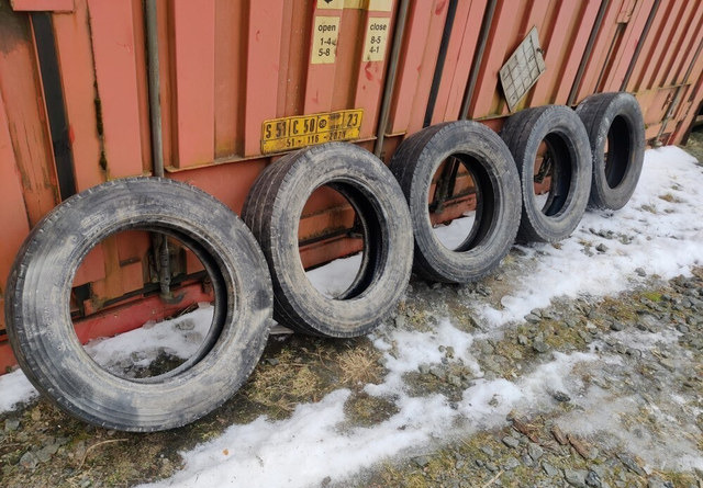 Renkaat 5 kpl koko 205/65R17.5 - Pneumatiky pro Zemědělská technika: obrázek 1 Renkaat 5 kpl koko 205/65R17.5 - Pneumatiky pro Zemědělská technika: obrázek 1