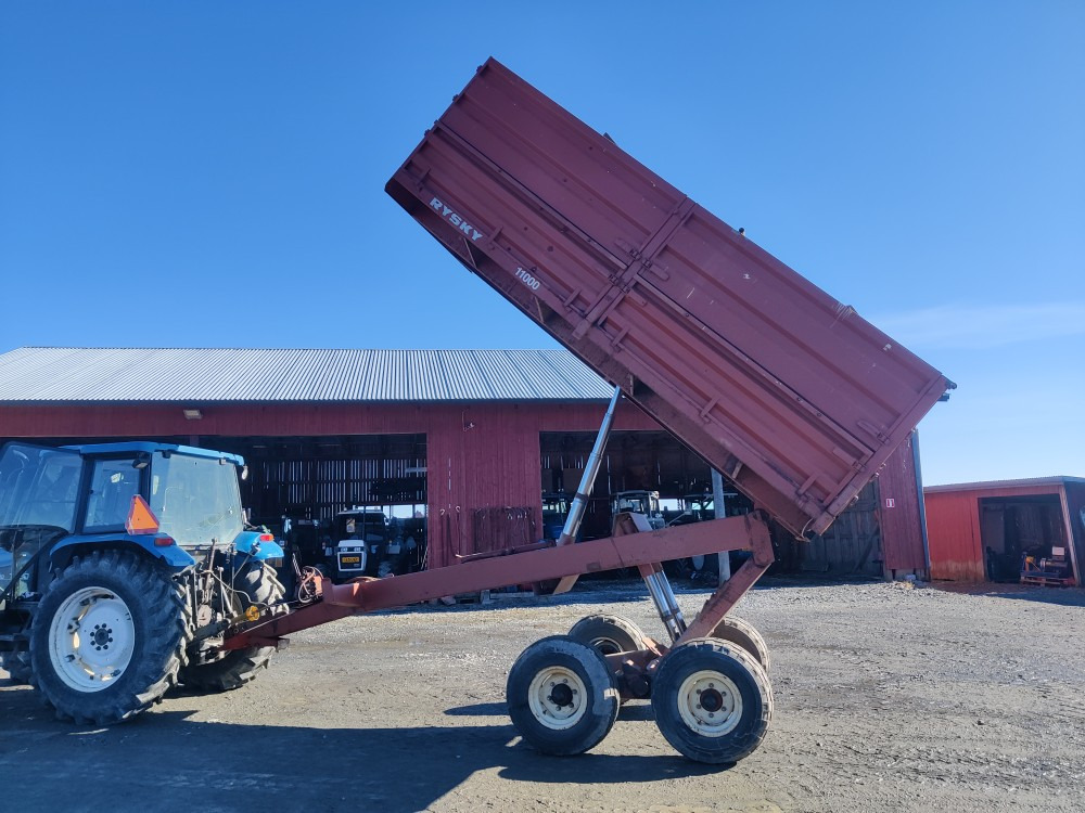 Rysky telikippikärry täyttövaunuvarustuksella - Zemědělský sklápěcí přívěs: obrázek 3 Rysky telikippikärry täyttövaunuvarustuksella - Zemědělský sklápěcí přívěs: obrázek 3