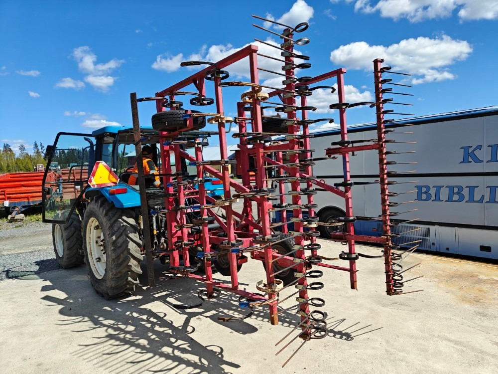 VM 450 cm, hydraulisesti taittuva, etulana ja jälkihara, katso video! - Prutová brána: obrázek 2 VM 450 cm, hydraulisesti taittuva, etulana ja jälkihara, katso video! - Prutová brána: obrázek 2