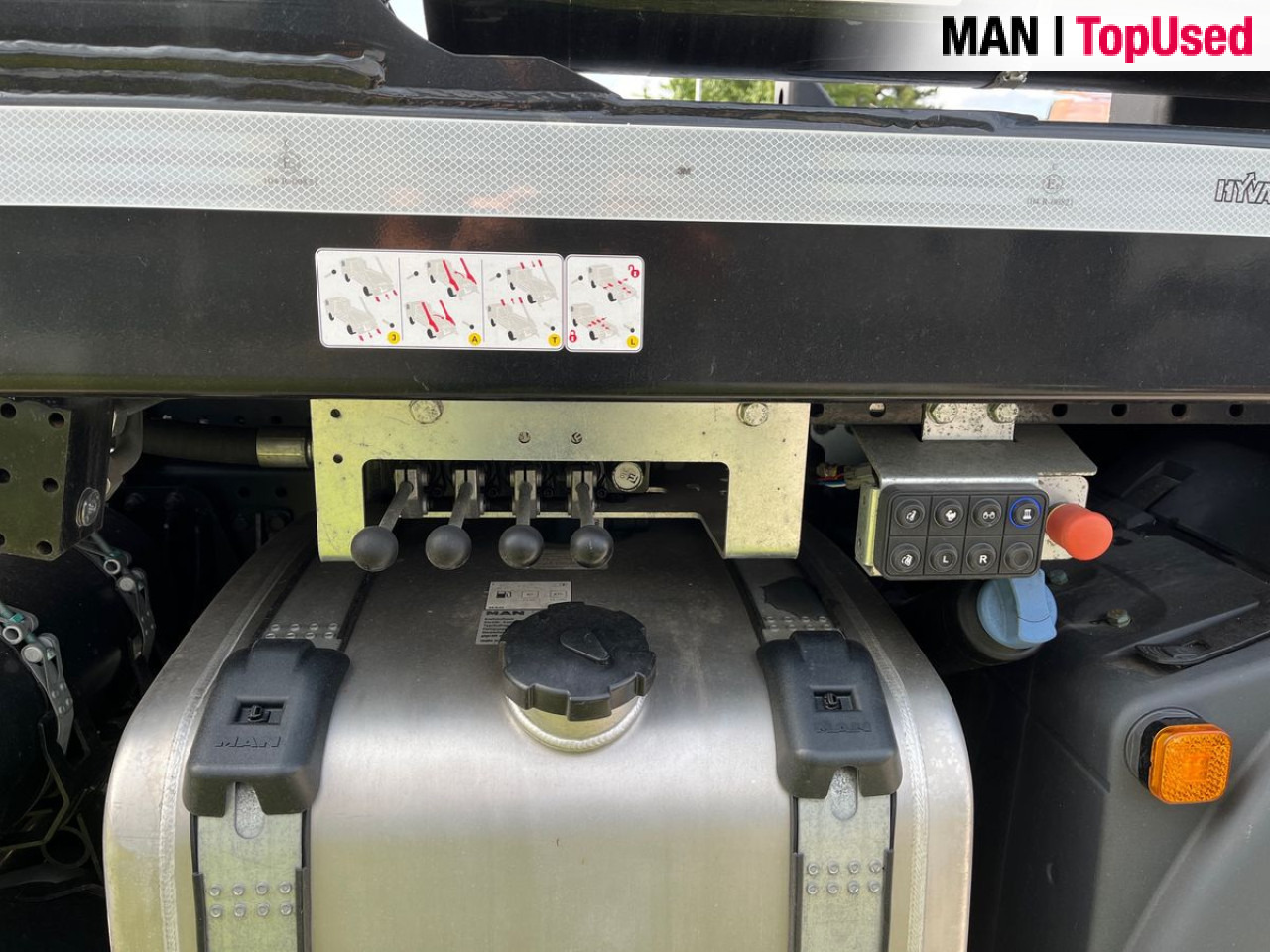 MAN TGS 26.480 6x2/4 BL CH Euro6 Pritarder Klima AHK - Ramenový nosič kontajnerov: obrázek 4 MAN TGS 26.480 6x2/4 BL CH Euro6 Pritarder Klima AHK - Ramenový nosič kontajnerov: obrázek 4