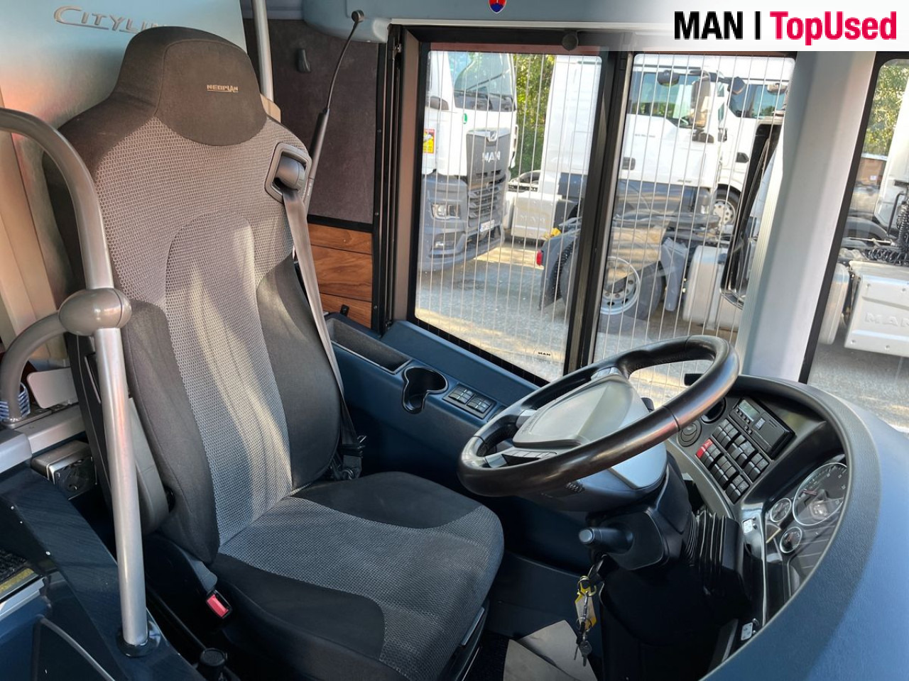 NEOPLAN CITYLINER 2 / N 1218 HDL Euro6 Intarder Klima AHK - Turistický autobus: obrázek 4 NEOPLAN CITYLINER 2 / N 1218 HDL Euro6 Intarder Klima AHK - Turistický autobus: obrázek 4