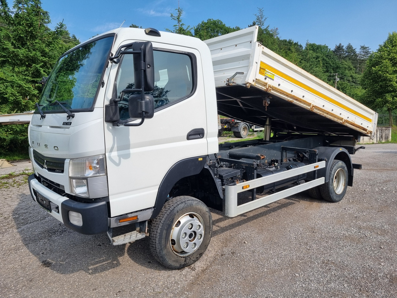 Sklápěč FUSO Canter 6C18 4x4 3 way tipper (only 35tkm): obrázek 1