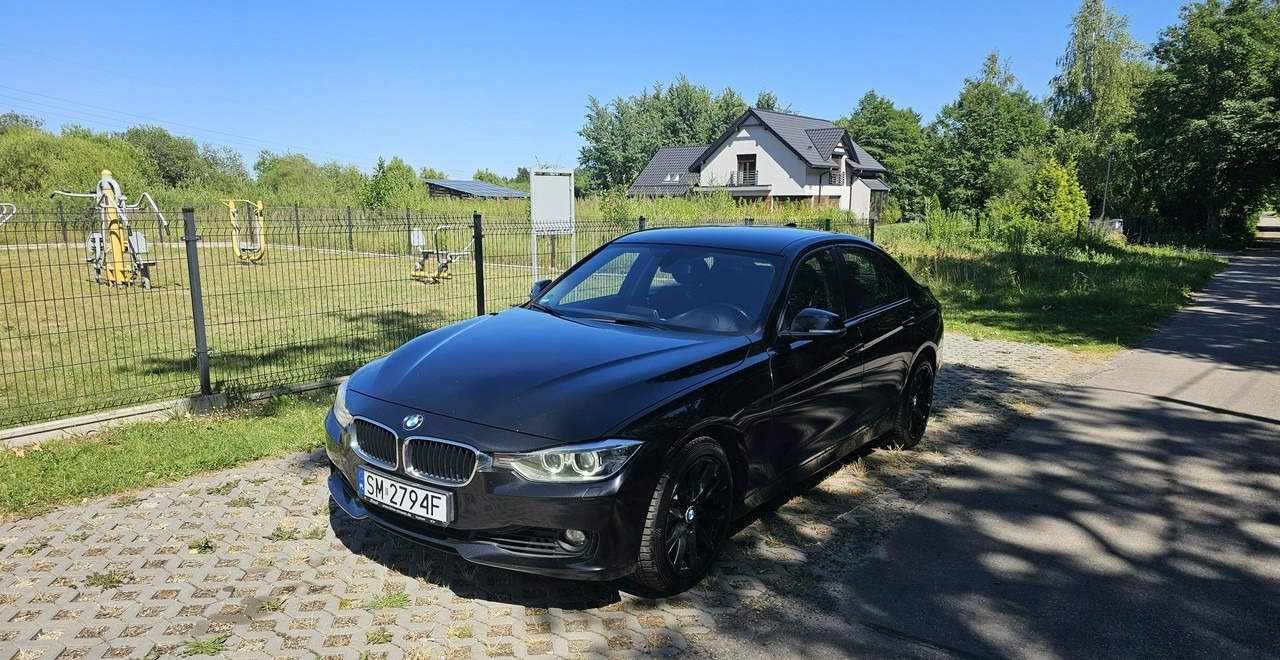 BMW SERIA 3 V (F30/F31/F34) BMW SERIA 3 BMW 330D xDrive ładny stan 4x4 sedan - Sedan: obrázek 2 BMW SERIA 3 V (F30/F31/F34) BMW SERIA 3 BMW 330D xDrive ładny stan 4x4 sedan - Sedan: obrázek 2
