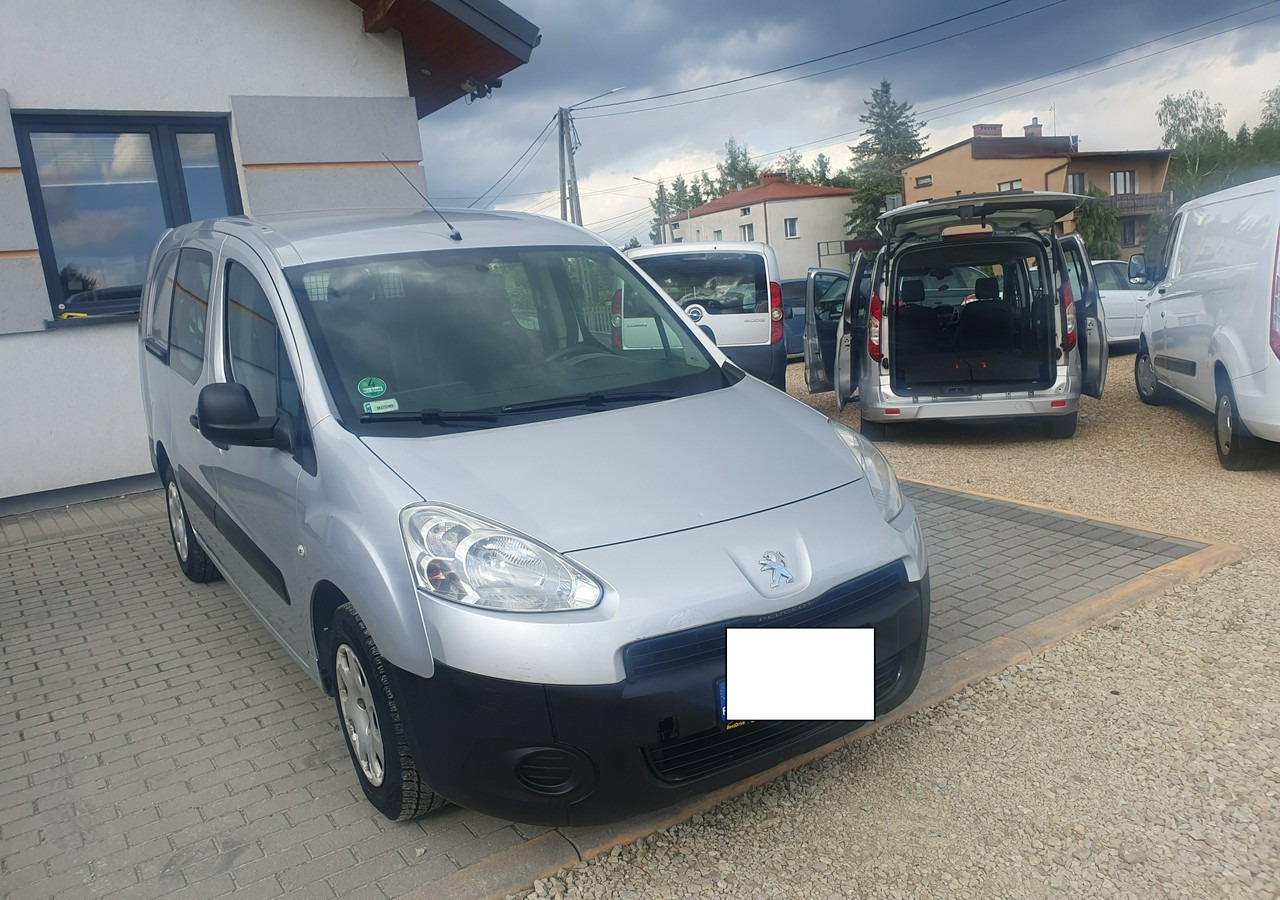 Citroen Berlingo II 5 lub 2 osobowy *long * zabudowa gruau* - Osobní auto: obrázek 4 Citroen Berlingo II 5 lub 2 osobowy *long * zabudowa gruau* - Osobní auto: obrázek 4