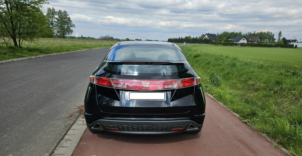 Honda Civic VIII bardzo ładna * pełnosprawna * - Hatchback: obrázek 5 Honda Civic VIII bardzo ładna * pełnosprawna * - Hatchback: obrázek 5