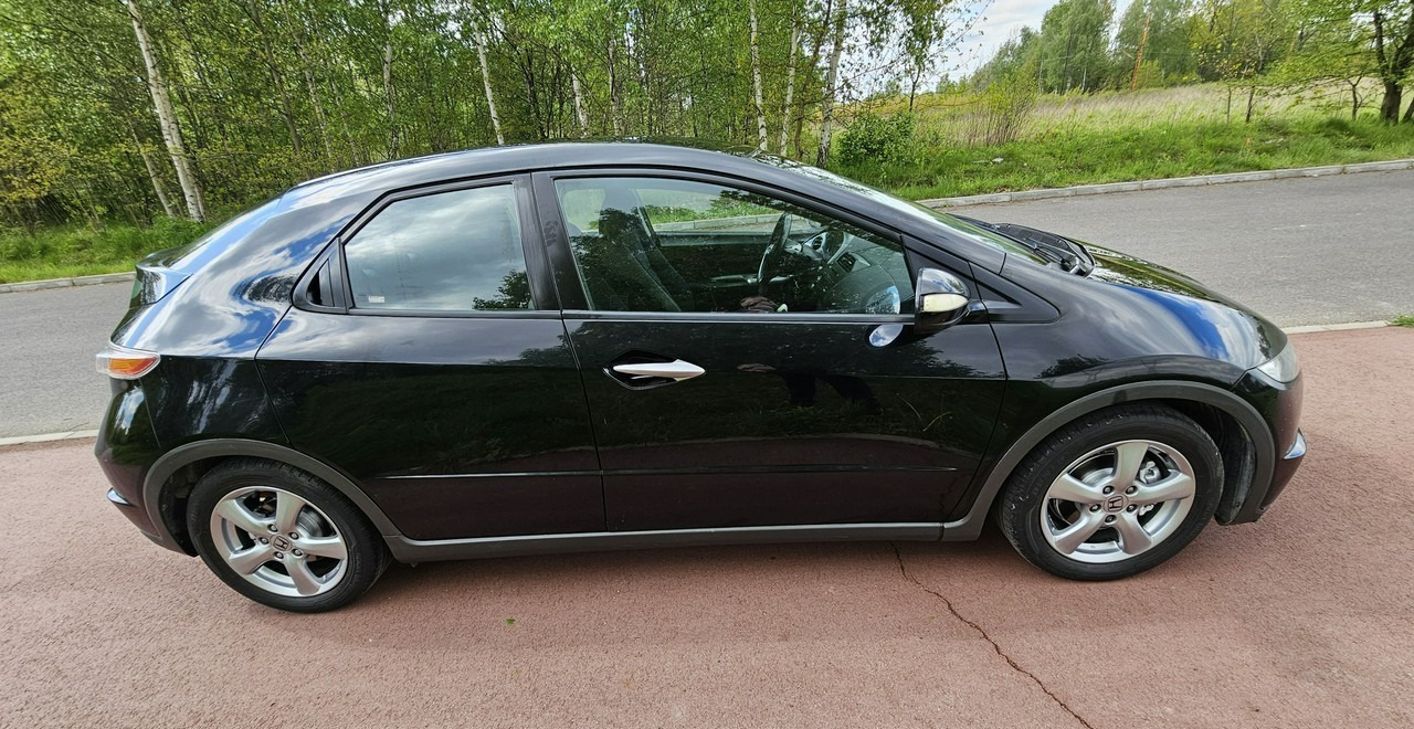 Honda Civic VIII bardzo ładna * pełnosprawna * - Hatchback: obrázek 3 Honda Civic VIII bardzo ładna * pełnosprawna * - Hatchback: obrázek 3