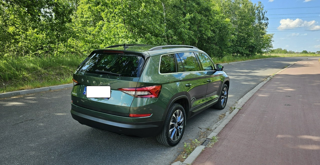 Skoda Kodiaq Skoda Kodiaq Skoda Kodiaq 2.0 tsi 4x4 Wersja Drive na 125 lecie - SUV: obrázek 4 Skoda Kodiaq Skoda Kodiaq Skoda Kodiaq 2.0 tsi 4x4 Wersja Drive na 125 lecie - SUV: obrázek 4