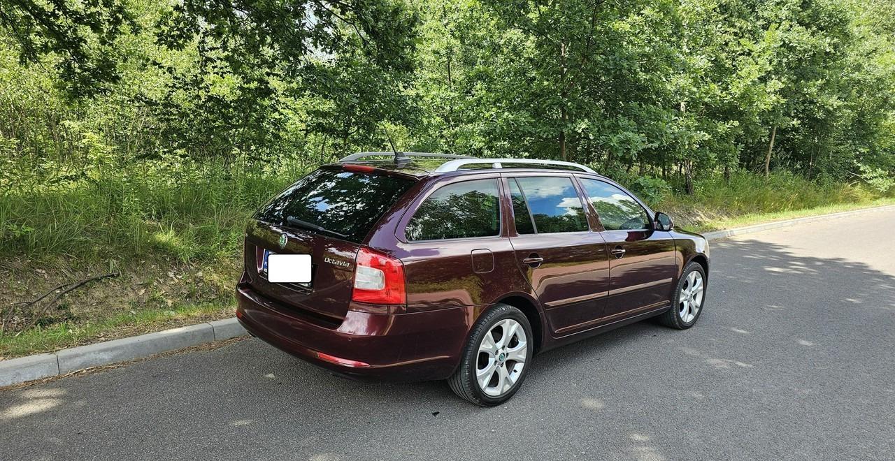 Skoda Octavia II bogate wyposażenie *niski przebieg*FV vat 23%* - Osobní auto: obrázek 4 Skoda Octavia II bogate wyposażenie *niski przebieg*FV vat 23%* - Osobní auto: obrázek 4