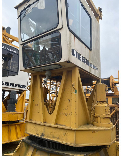 Liebherr 180EC-H10 - Věžový jeřáb: obrázek 1 Liebherr 180EC-H10 - Věžový jeřáb: obrázek 1