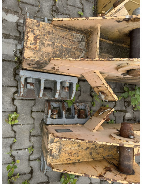 Liebherr 185/200HC Undercarriage 6x6 + 2x A block - Věžový jeřáb: obrázek 2 Liebherr 185/200HC Undercarriage 6x6 + 2x A block - Věžový jeřáb: obrázek 2