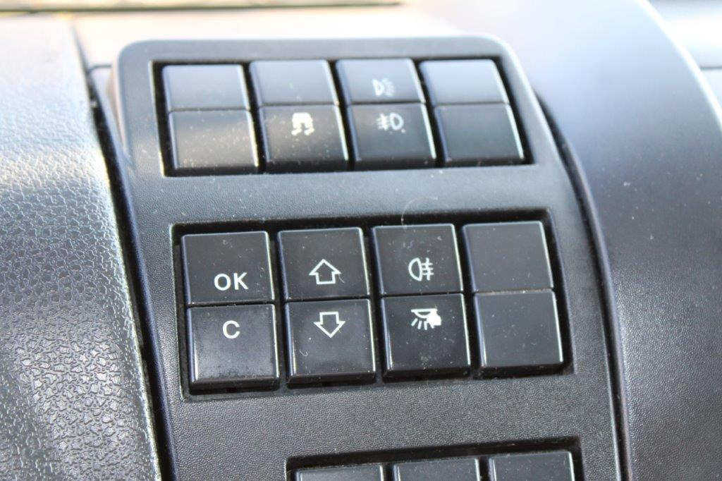 Plachtový nákladní auto Iveco Eurocargo 120E25: obrázek 10 Plachtový nákladní auto Iveco Eurocargo 120E25: obrázek 10