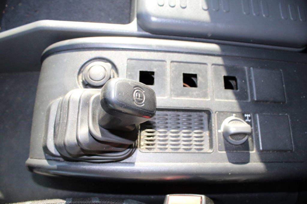 Plachtový nákladní auto Iveco Eurocargo 120E25: obrázek 18 Plachtový nákladní auto Iveco Eurocargo 120E25: obrázek 18