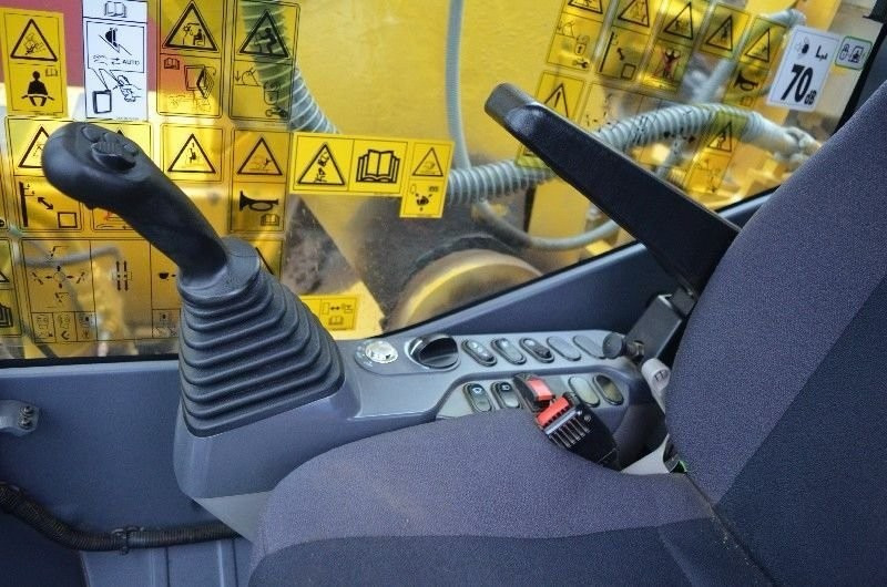 Komatsu PC 290 NLCi leasing Komatsu PC 290 NLCi: obrázek 13 Komatsu PC 290 NLCi leasing Komatsu PC 290 NLCi: obrázek 13