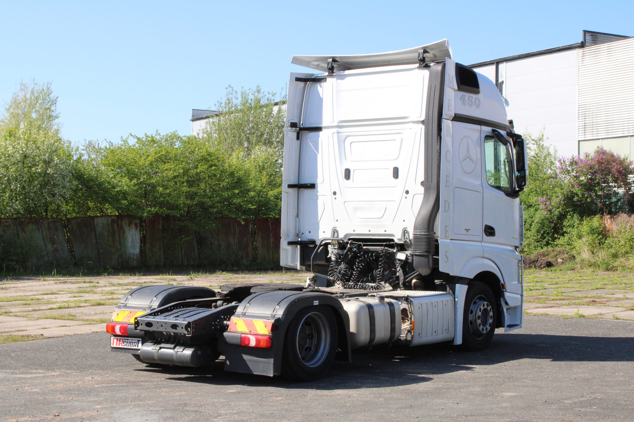 Mercedes-Benz Actros 1845 - Tahač: obrázek 4 Mercedes-Benz Actros 1845 - Tahač: obrázek 4