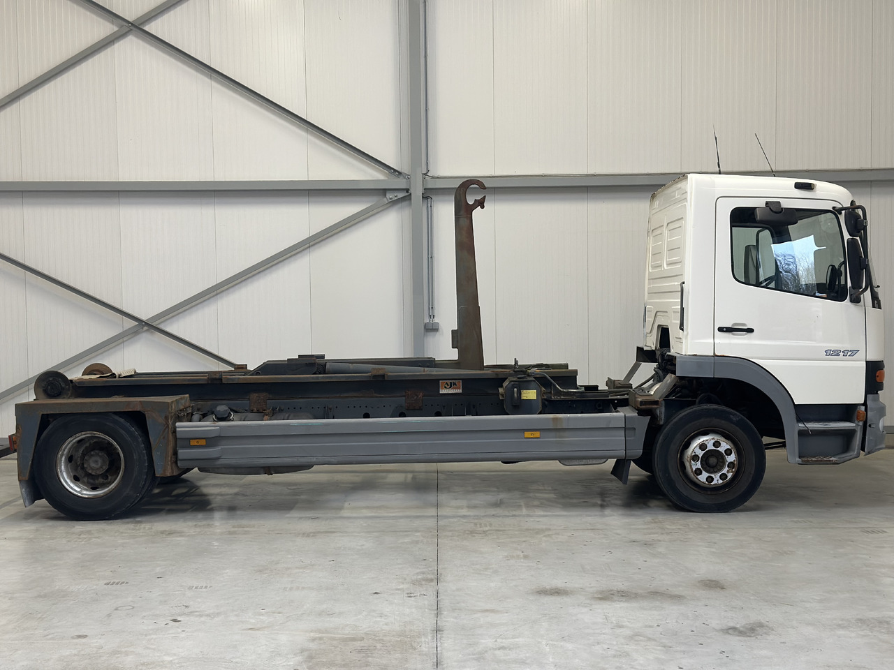MERCEDES-BENZ Atego - Hákový nosič kontejnerů: obrázek 4 MERCEDES-BENZ Atego - Hákový nosič kontejnerů: obrázek 4