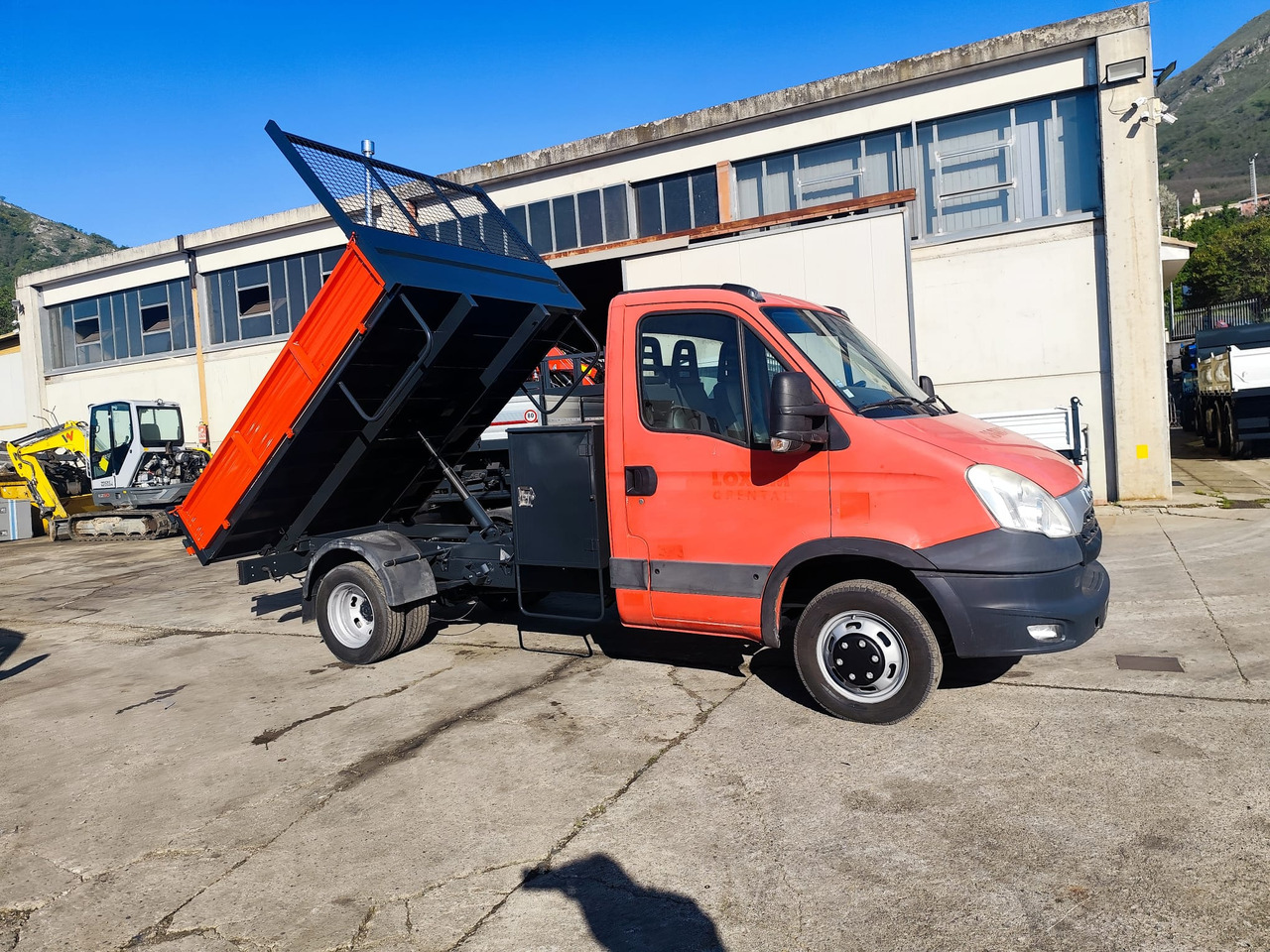 IVECO DAILY 35C13 - Dodávka sklápěč: obrázek 1 IVECO DAILY 35C13 - Dodávka sklápěč: obrázek 1