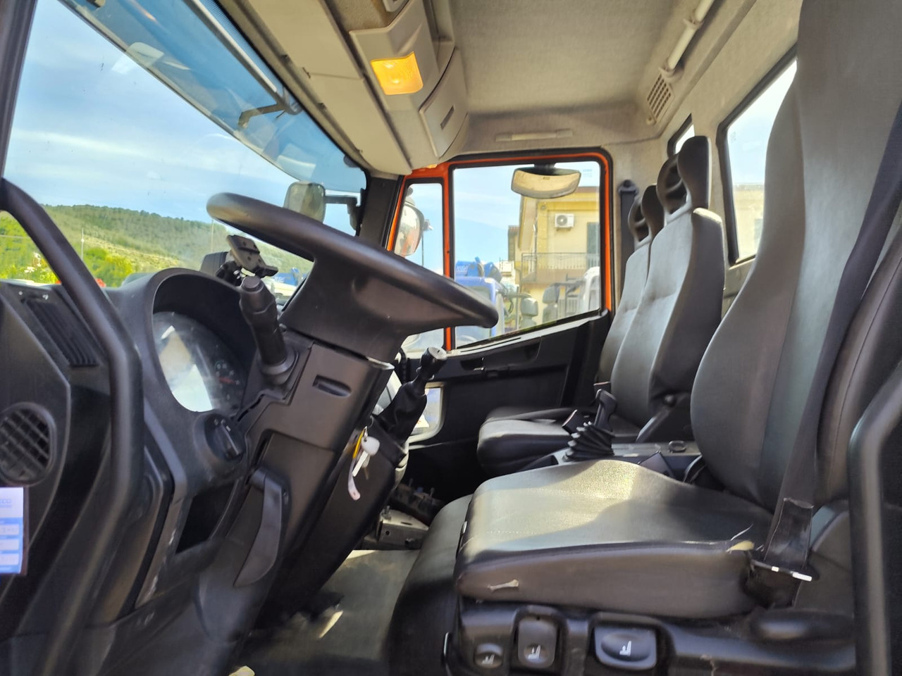 Auto s hydraulickou rukou IVECO EUROCARGO 120-90L: obrázek 7