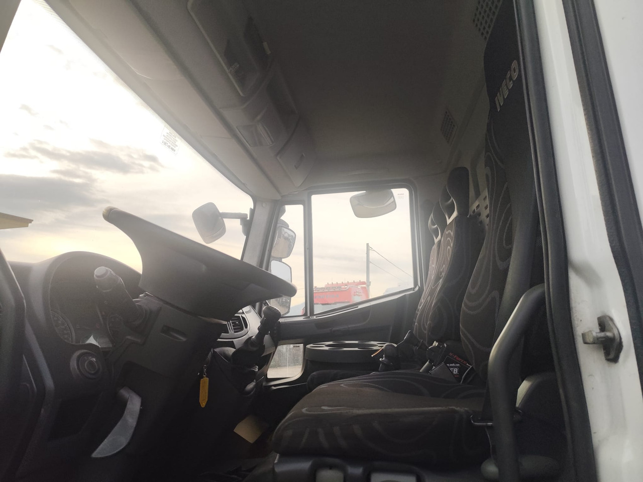 Sklápěč IVECO EUROCARGO 120E25: obrázek 20