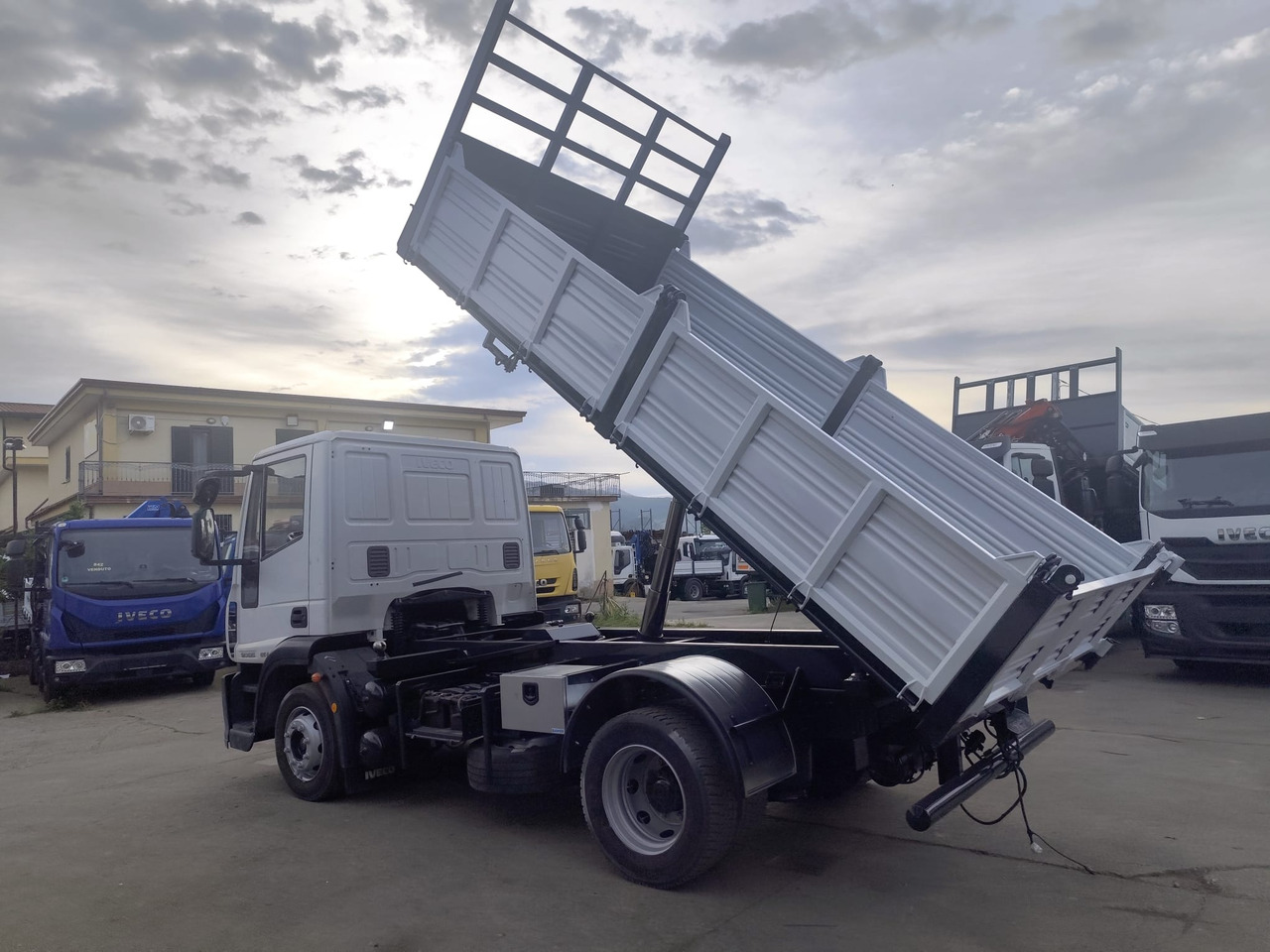 Sklápěč IVECO EUROCARGO 120E25: obrázek 23