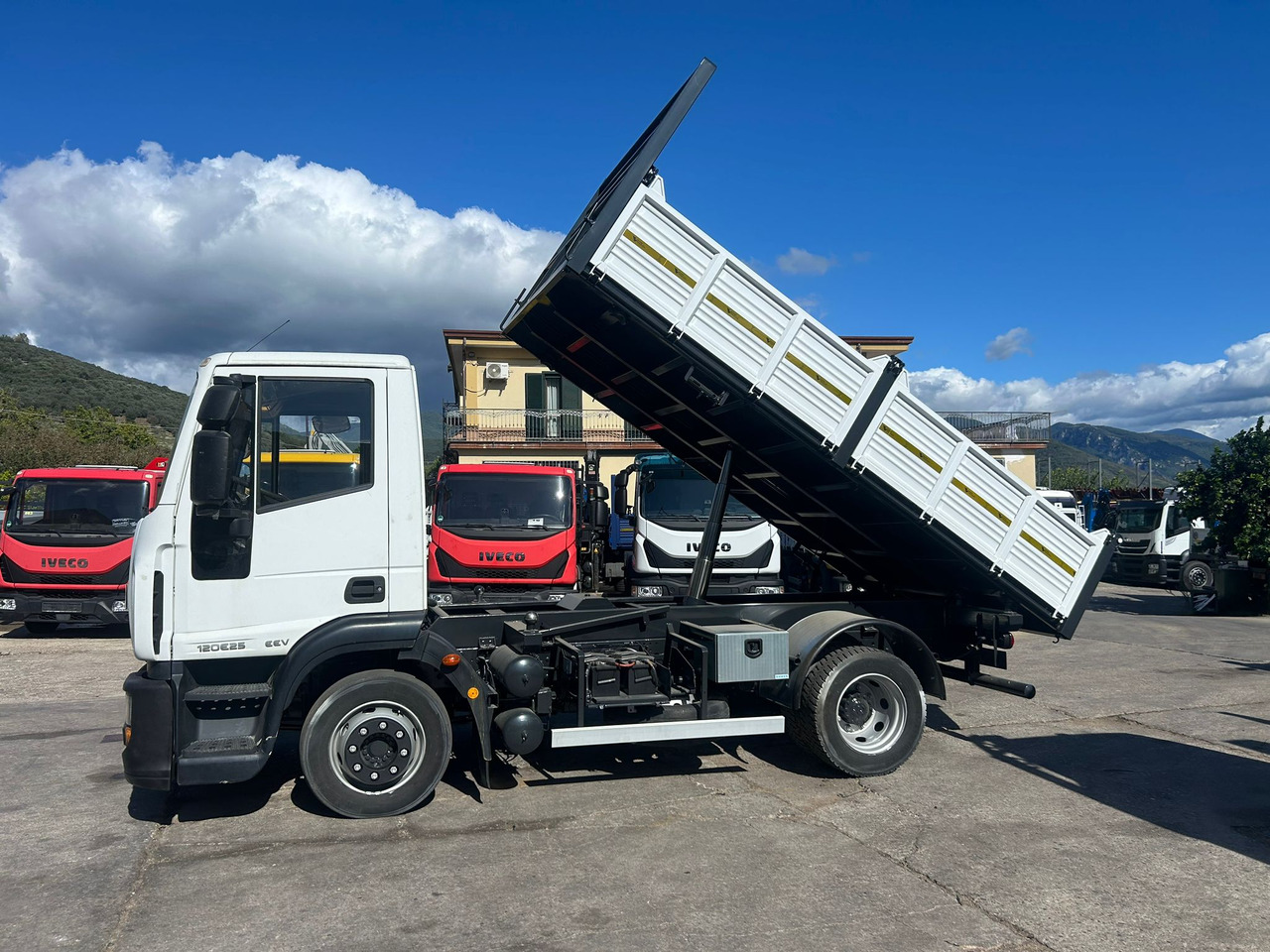 IVECO EUROCARGO 120E25 - Sklápěč: obrázek 2 IVECO EUROCARGO 120E25 - Sklápěč: obrázek 2