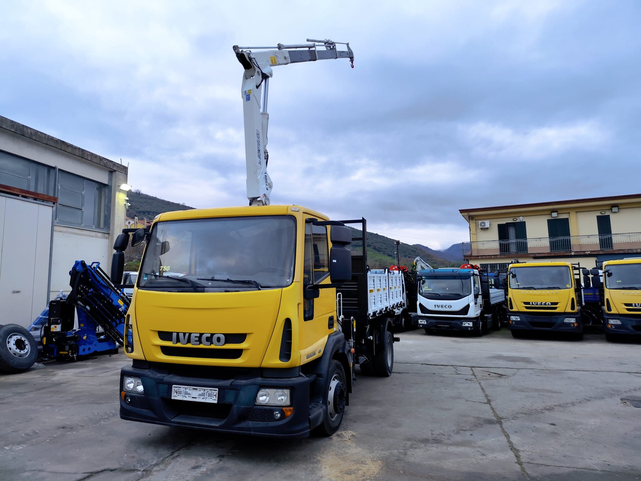 IVECO EUROCARGO 120E28P leasing IVECO EUROCARGO 120E28P: obrázek 25 IVECO EUROCARGO 120E28P leasing IVECO EUROCARGO 120E28P: obrázek 25