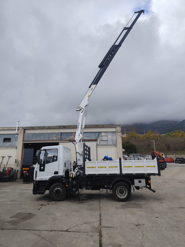 IVECO EUROCARGO 120E28P - Auto s hydraulickou rukou: obrázek 2 IVECO EUROCARGO 120E28P - Auto s hydraulickou rukou: obrázek 2
