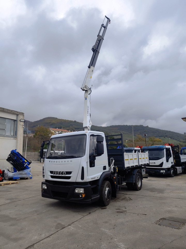 IVECO EUROCARGO 120E28P - Auto s hydraulickou rukou: obrázek 1 IVECO EUROCARGO 120E28P - Auto s hydraulickou rukou: obrázek 1