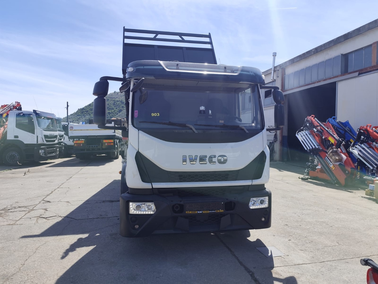 Sklápěč, Auto s hydraulickou rukou IVECO EUROCARGO 140-250: obrázek 34 Sklápěč, Auto s hydraulickou rukou IVECO EUROCARGO 140-250: obrázek 34